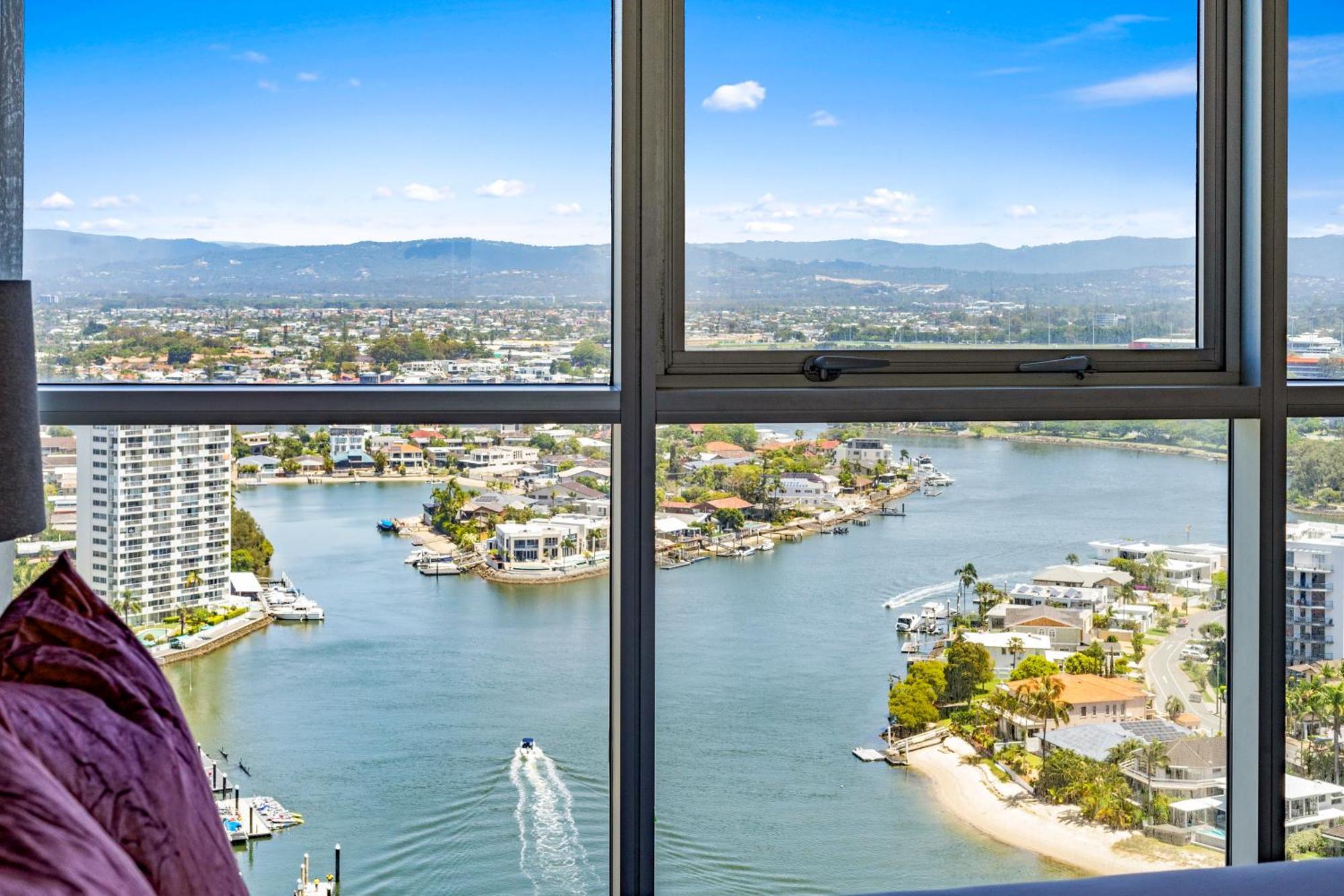 Chevron Renaissance - Self Contained & Privately Managed Apartments Gold Coast Exterior photo